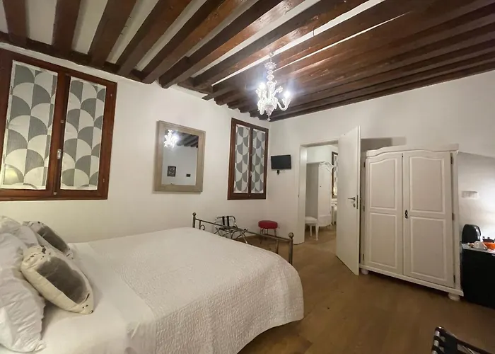 Couette-café Residenza Corte Antica 4*