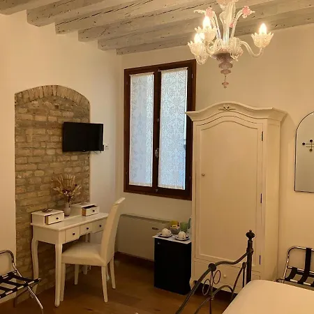 Oda ve Kahvaltı Residenza Corte Antica