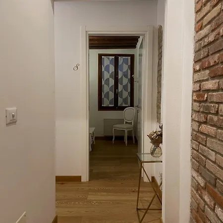 Bed & Breakfast Residenza Corte Antica 4*